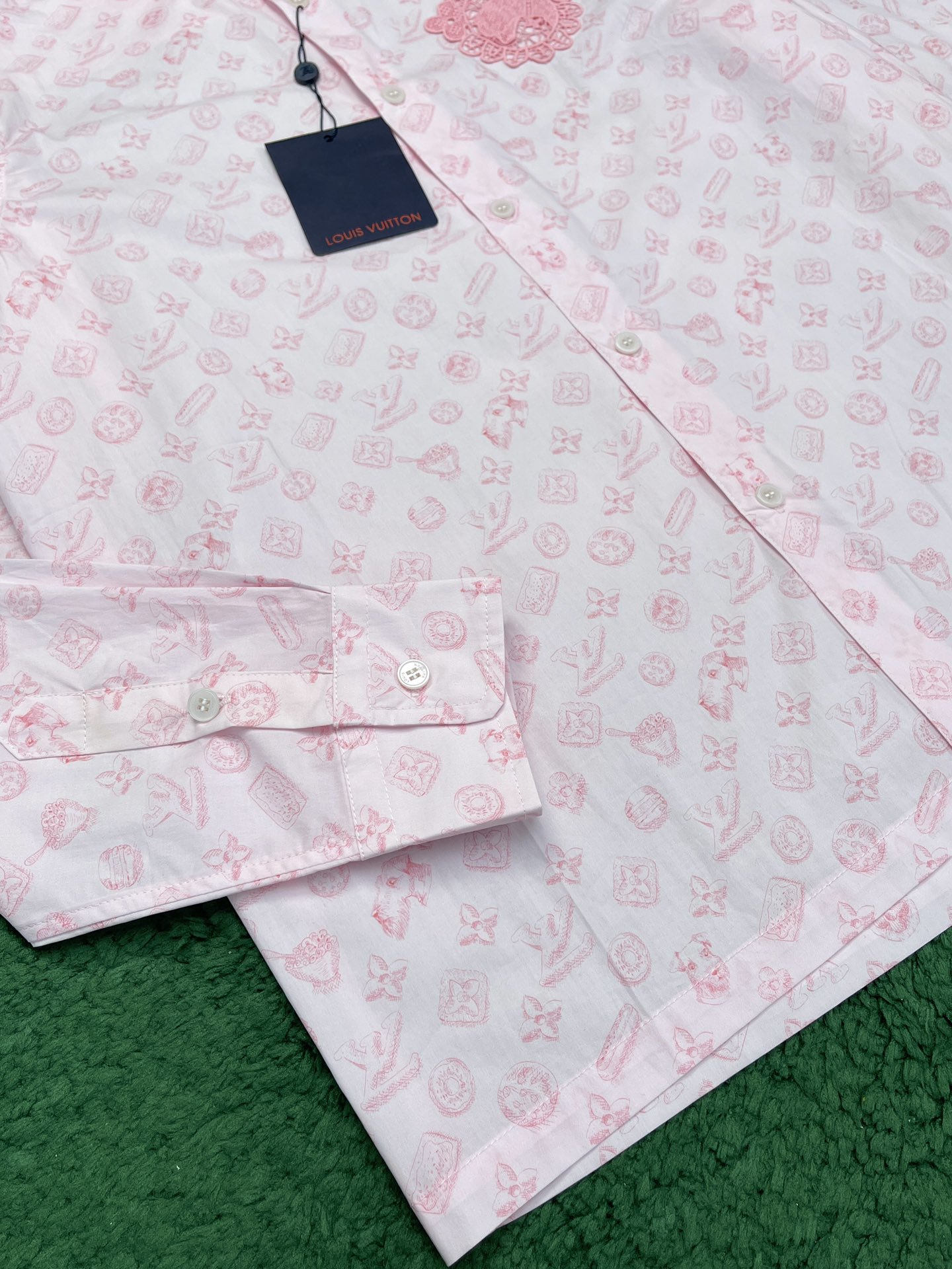 Louis Vuitton 루이비통 모노그램 프린티드 롱 슬리브 셔츠 “2COLOR” 레플리카 9번 이미지 - 의류 | 세미샵 레플리카 사이트