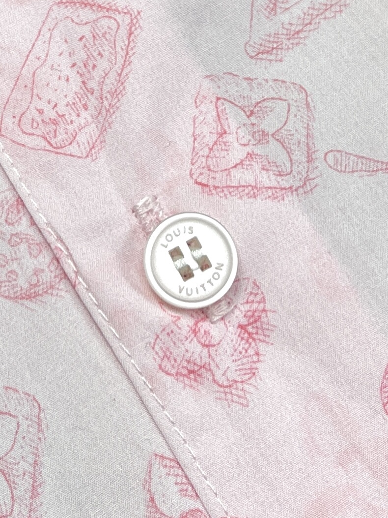 Louis Vuitton 루이비통 모노그램 프린티드 롱 슬리브 셔츠 “2COLOR” 레플리카 11번 이미지 - 의류 | 세미샵 레플리카 사이트