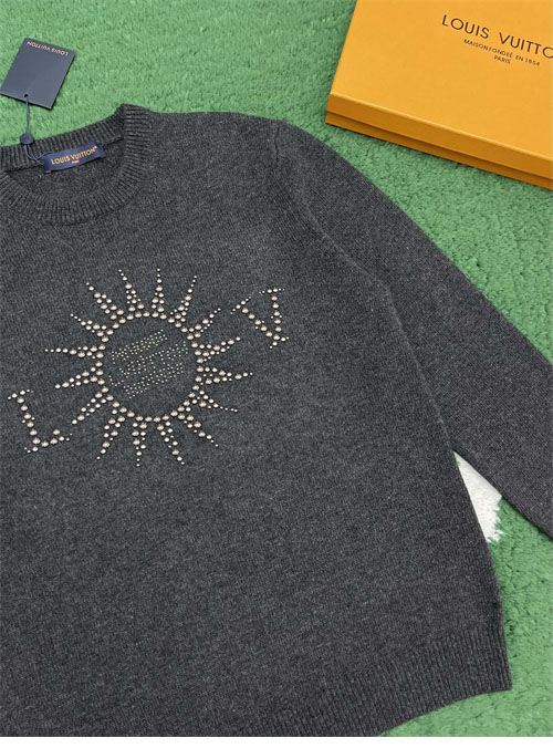 Louis Vuitton 루이비통 스터드LV 엠벨리시드 롱 슬리브드 메리노 울 크루넥 레플리카 5번 이미지 - 의류 | 세미샵 레플리카 사이트
