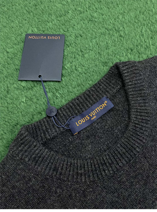 Louis Vuitton 루이비통 스터드LV 엠벨리시드 롱 슬리브드 메리노 울 크루넥 레플리카 6번 이미지 - 의류 | 세미샵 레플리카 사이트