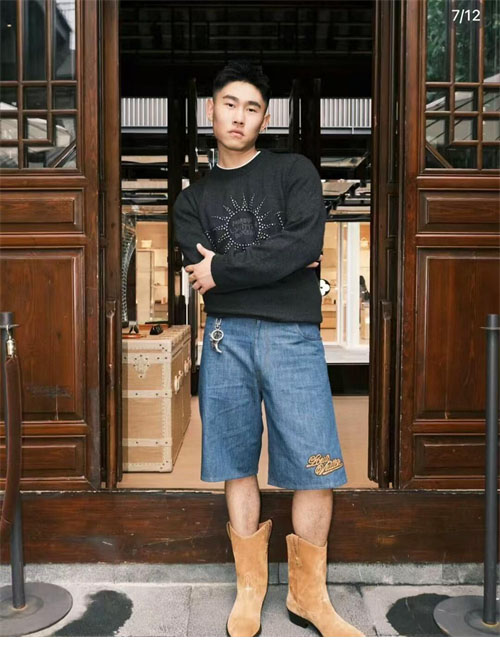 Louis Vuitton 루이비통 스터드LV 엠벨리시드 롱 슬리브드 메리노 울 크루넥 레플리카 15번 이미지 - 의류 | 세미샵 레플리카 사이트