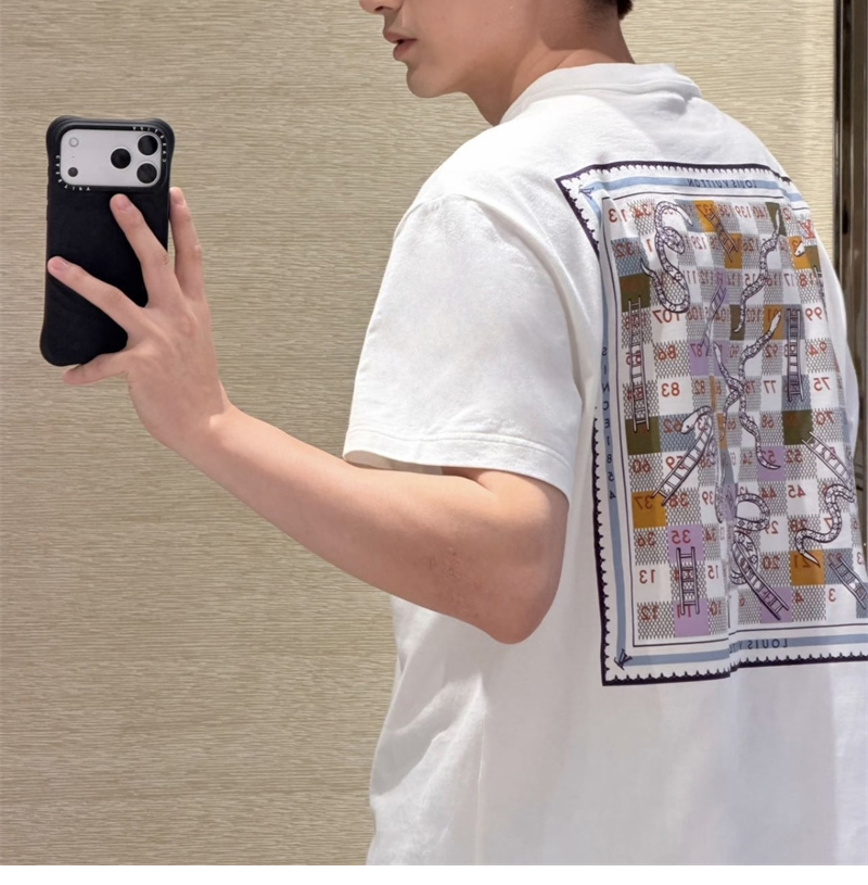 루이비통 루이비통 시그니처 프린티드 숏 슬리브 반팔 티셔츠 레플리카 3번 이미지 - 의류 | 세미샵 레플리카 사이트