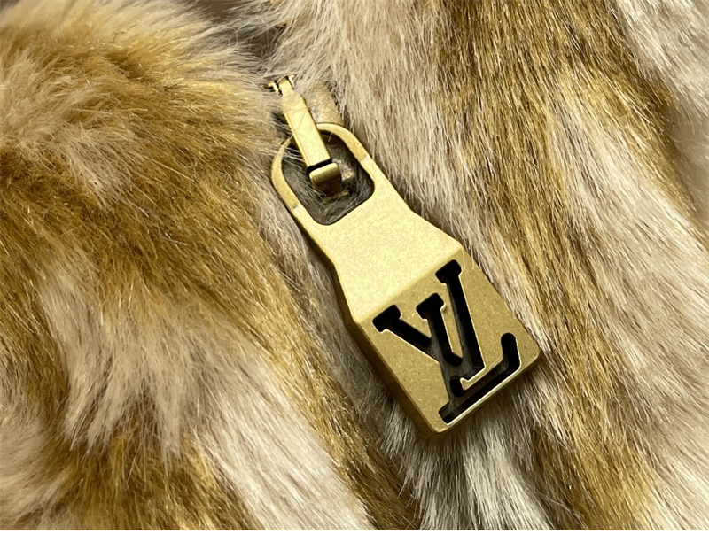 루이비통 루이비통 에피 플리스 후디드 블루종 레플리카 5번 이미지 - 의류 | 세미샵 레플리카 사이트