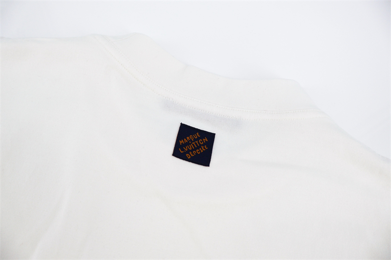 루이비통 루이비통 엠벨리시드 시그니처 반팔 티셔츠 레플리카 13번 이미지 - 의류 | 세미샵 레플리카 사이트