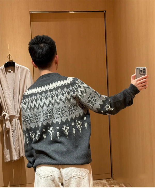 Louis Vuitton 루이비통 엠벨리시드 울 캐시미어 블렌드 풀오버 니트 레플리카 4번 이미지 - 의류 | 세미샵 레플리카 사이트