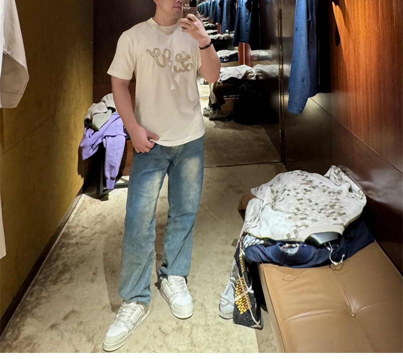 Louis Vuitton 루이비통 엠벨리시드 LV 리본 반팔 티셔츠 레플리카 3번 이미지 - 의류 | 세미샵 레플리카 사이트