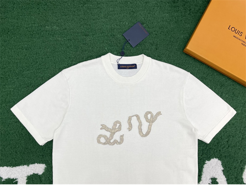 Louis Vuitton 루이비통 엠벨리시드 LV 리본 반팔 티셔츠 레플리카 6번 이미지 - 의류 | 세미샵 레플리카 사이트
