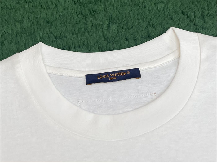 Louis Vuitton 루이비통 엠보스 LV 티셔츠 레플리카 9번 이미지 - 의류 | 세미샵 레플리카 사이트