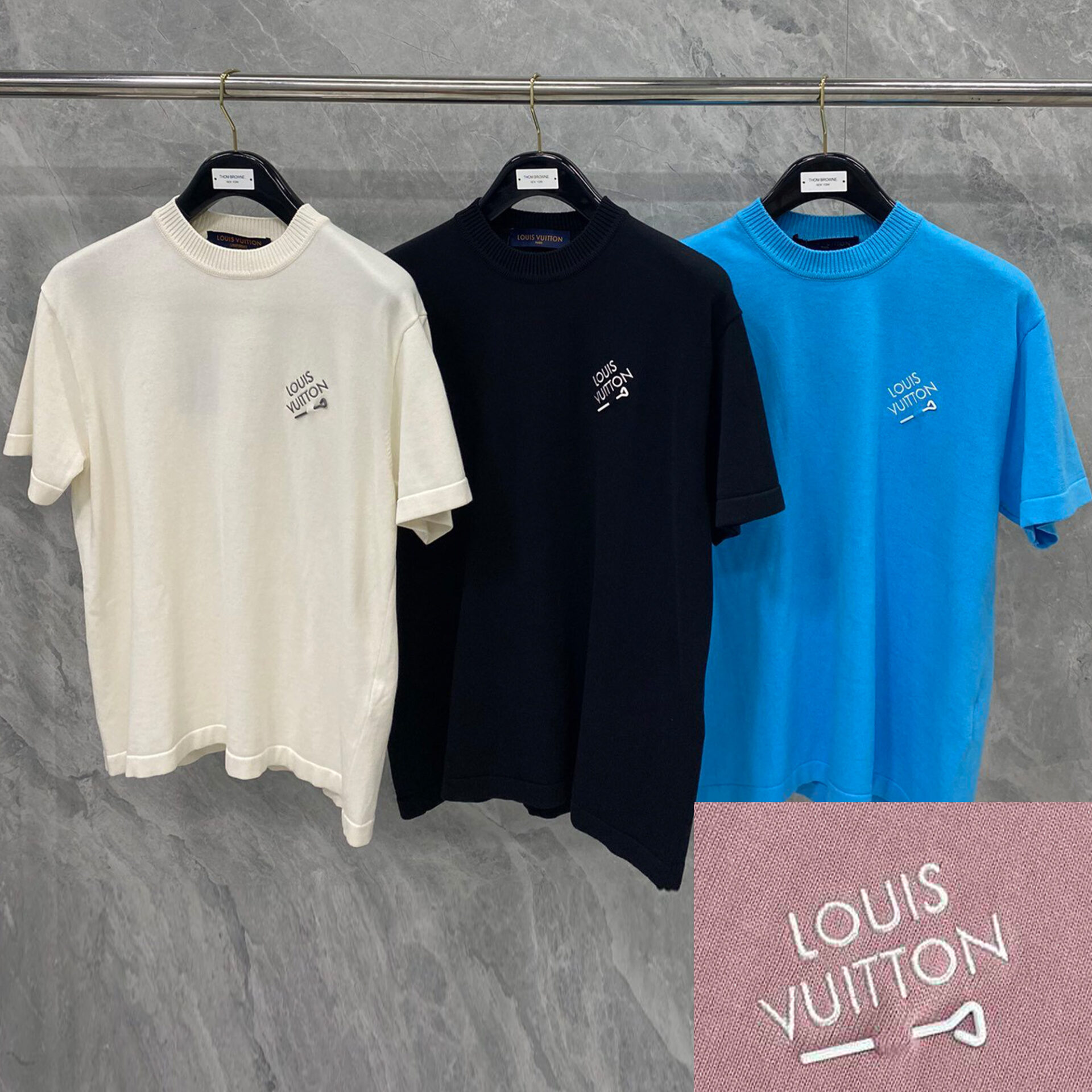 Louis Vuitton 루이비통 엠브로이더드 시그니처 쇼트 슬리브 코튼 니트 반팔 “4COLOR” 레플리카 1번 이미지 - 의류 | 세미샵 레플리카 사이트