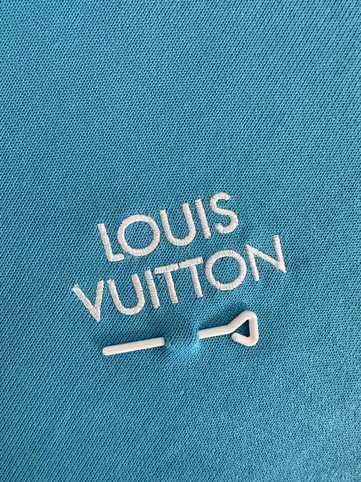 Louis Vuitton 루이비통 엠브로이더드 시그니처 쇼트 슬리브 코튼 니트 반팔 “4COLOR” 레플리카 8번 이미지 - 의류 | 세미샵 레플리카 사이트