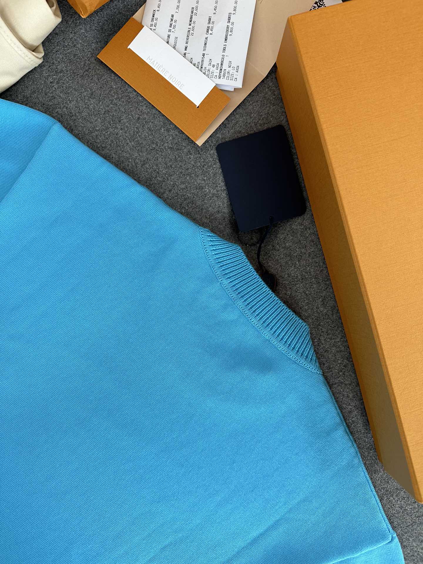 Louis Vuitton 루이비통 엠브로이더드 시그니처 쇼트 슬리브 코튼 니트 반팔 “4COLOR” 레플리카 10번 이미지 - 의류 | 세미샵 레플리카 사이트