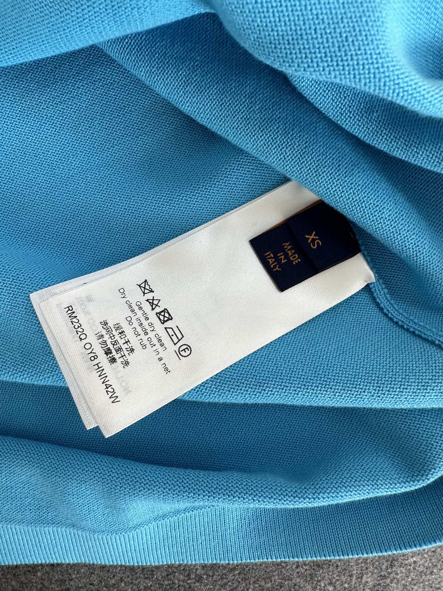 Louis Vuitton 루이비통 엠브로이더드 시그니처 쇼트 슬리브 코튼 니트 반팔 “4COLOR” 레플리카 11번 이미지 - 의류 | 세미샵 레플리카 사이트