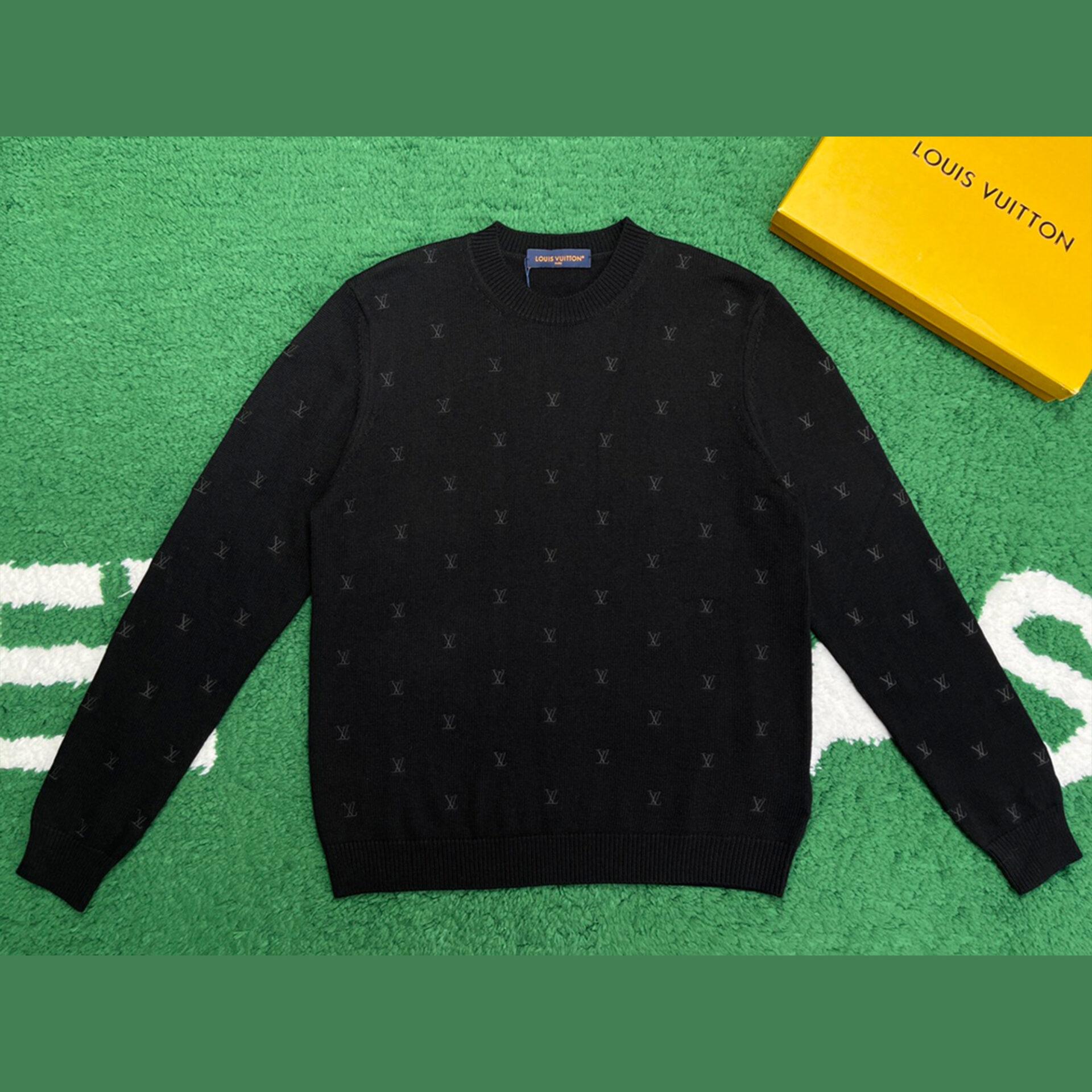 Louis Vuitton 루이비통 엠브로이더드 시그니처 자수 메리노 크루넥 니트 블랙 레플리카 1번 이미지 - 의류 | 세미샵 레플리카 사이트