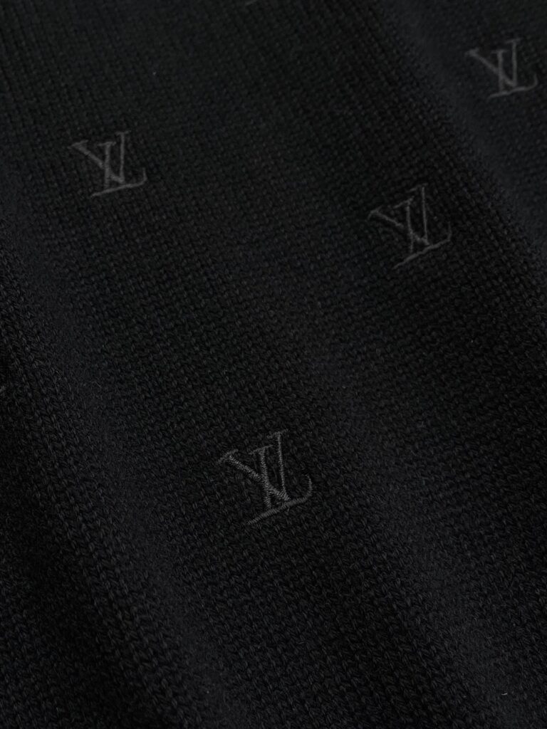Louis Vuitton 루이비통 엠브로이더드 시그니처 자수 메리노 크루넥 니트 블랙 레플리카 9번 이미지 - 의류 | 세미샵 레플리카 사이트