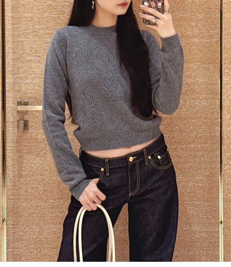 Louis Vuitton 루이비통 엠브로이더드 시그니처 캐시미어 풀오버 니트 레플리카 3번 이미지 - 의류 | 세미샵 레플리카 사이트