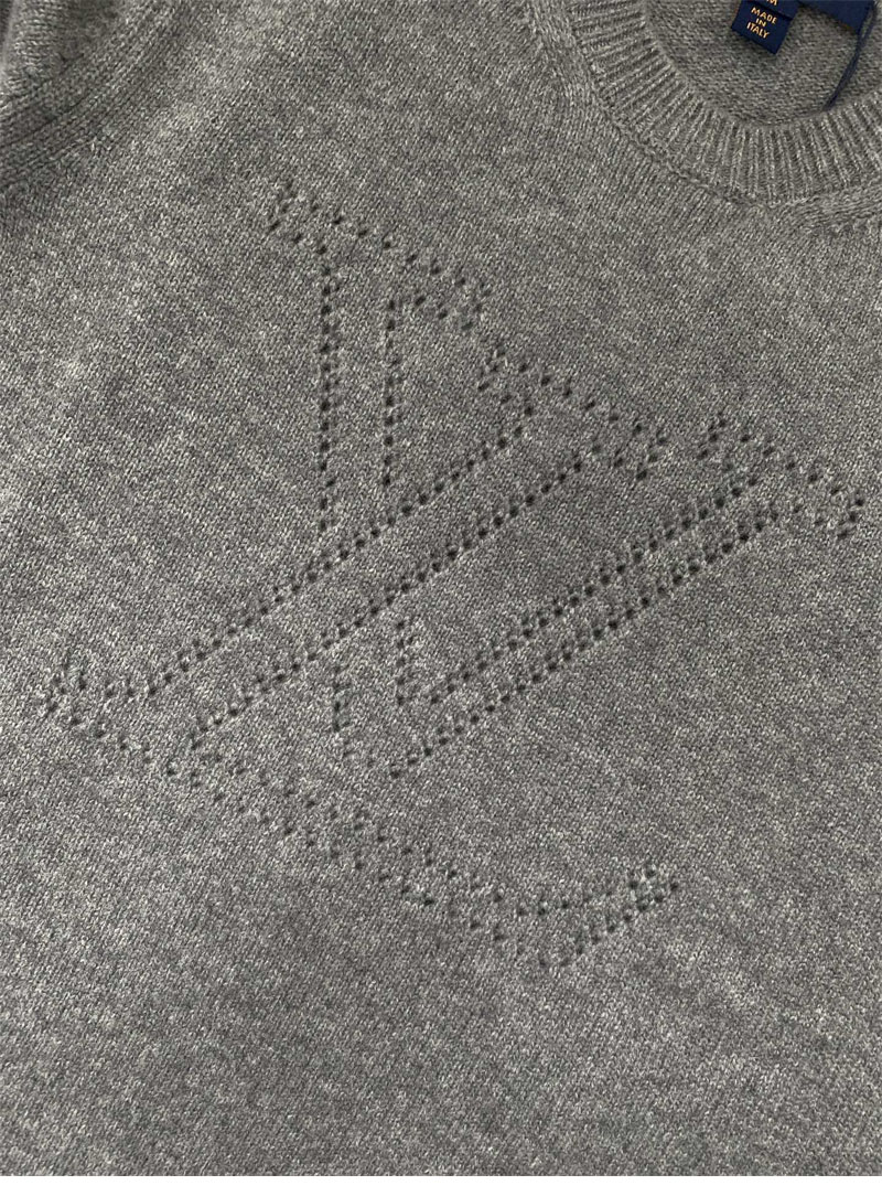 Louis Vuitton 루이비통 엠브로이더드 시그니처 캐시미어 풀오버 니트 레플리카 11번 이미지 - 의류 | 세미샵 레플리카 사이트