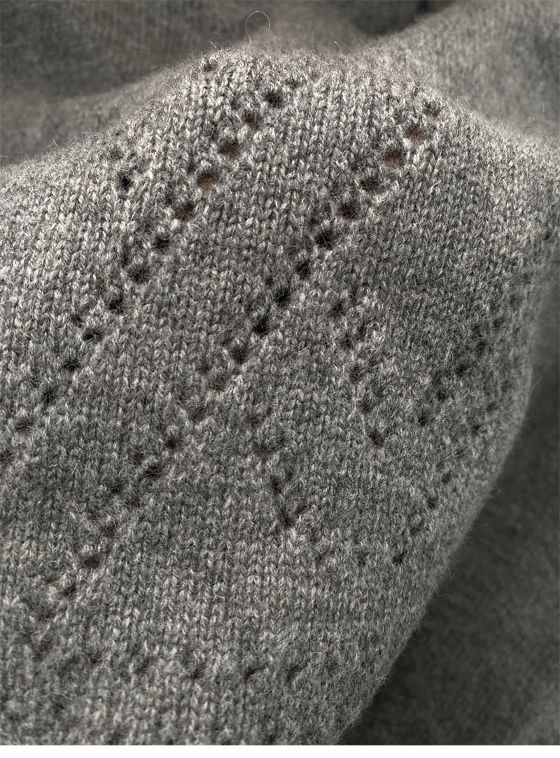 Louis Vuitton 루이비통 엠브로이더드 시그니처 캐시미어 풀오버 니트 레플리카 13번 이미지 - 의류 | 세미샵 레플리카 사이트