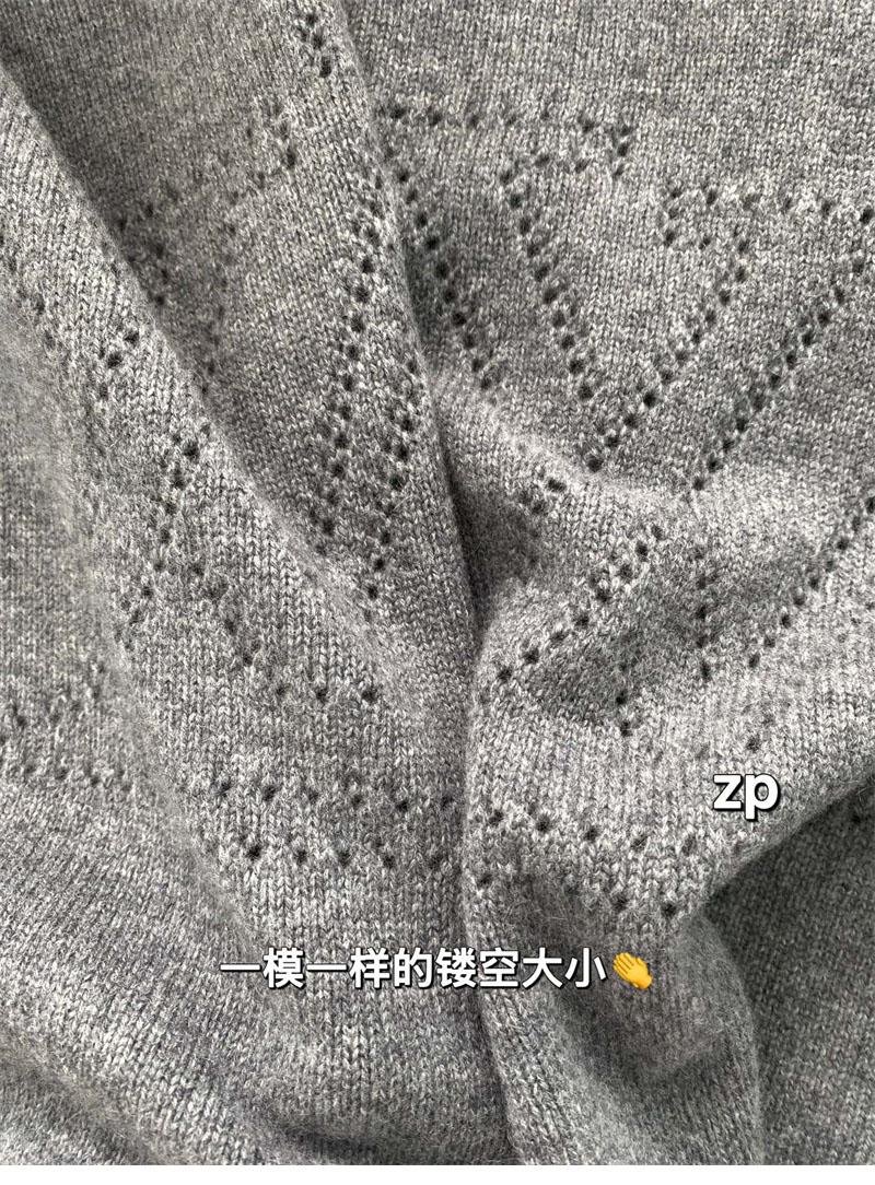 Louis Vuitton 루이비통 엠브로이더드 시그니처 캐시미어 풀오버 니트 레플리카 20번 이미지 - 의류 | 세미샵 레플리카 사이트