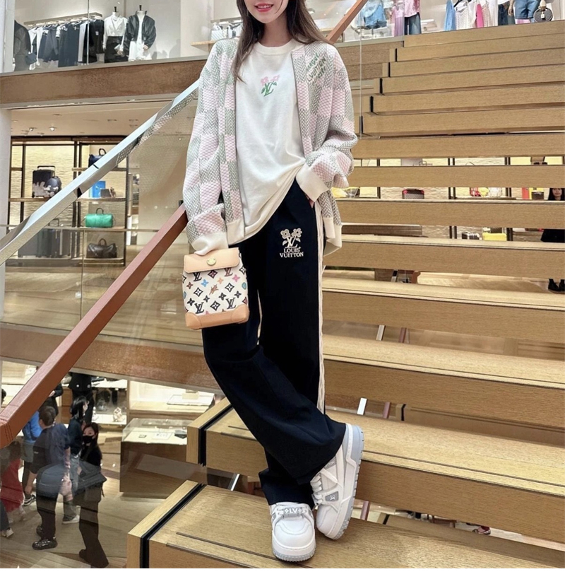 루이비통 루이비통 엠브로이더드 테크니컬 트랙 팬츠 레플리카 9번 이미지 - 의류 | 세미샵 레플리카 사이트