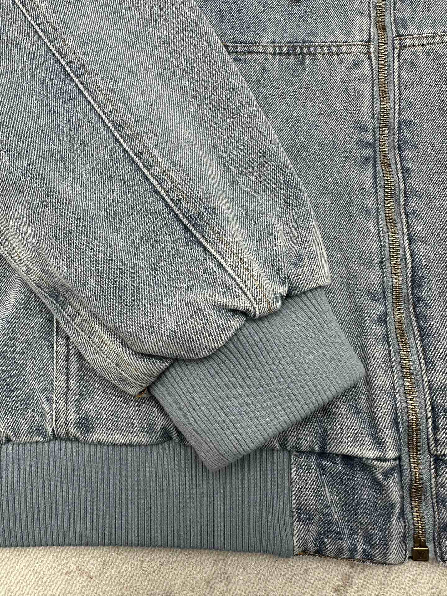 루이비통 루이비통 워시드 데님 지퍼 후디드 자켓 레플리카 6번 이미지 - 의류 | 세미샵 레플리카 사이트