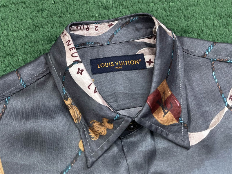 루이비통 루이비통 프린티드 실크 셔츠 레플리카 2번 이미지 - 의류 | 세미샵 레플리카 사이트