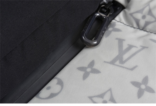 Louis Vuitton 루이비통 2054 히트 모노그램 리액티브 푸퍼 자켓 레플리카 10번 이미지 - 의류 | 세미샵 레플리카 사이트