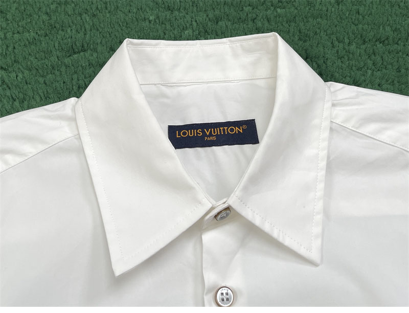 루이비통 루이비통 LVM 레터링 롱 슬리브드 시그니처 포플린 셔츠 레플리카 13번 이미지 - 의류 | 세미샵 레플리카 사이트