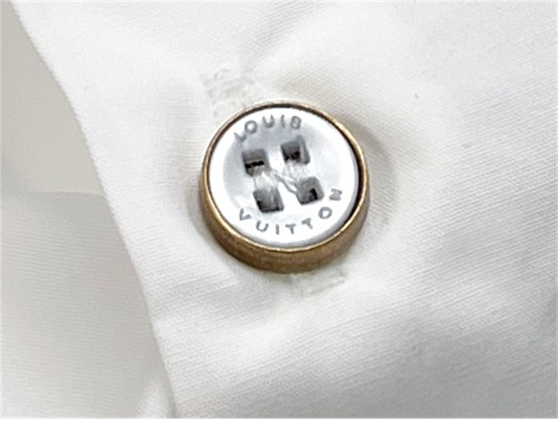 루이비통 루이비통 LVM 레터링 롱 슬리브드 시그니처 포플린 셔츠 레플리카 14번 이미지 - 의류 | 세미샵 레플리카 사이트