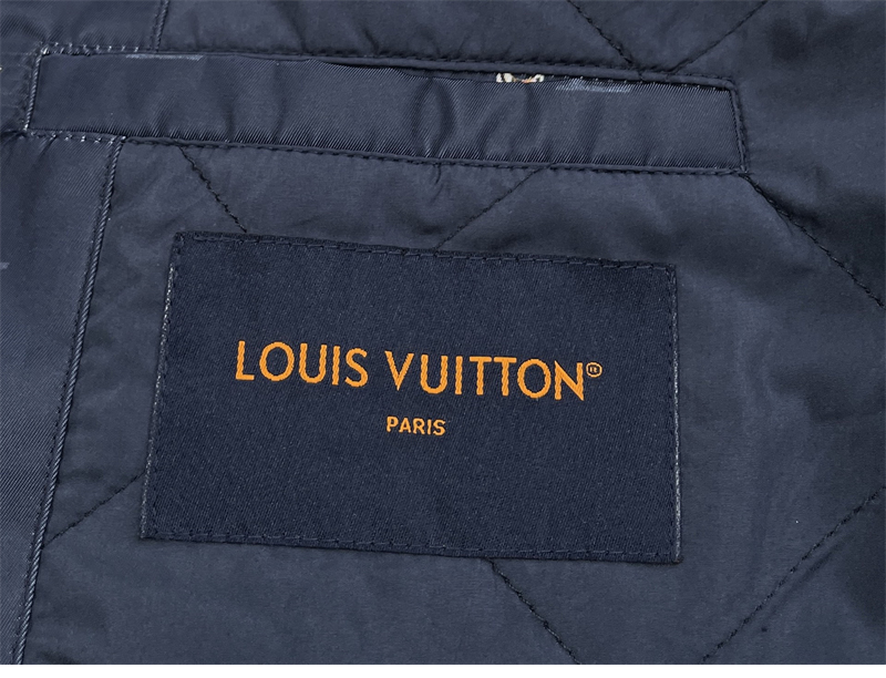 루이비통 루이비통 LV 블라종 패디드 자켓 레플리카 5번 이미지 - 의류 | 세미샵 레플리카 사이트