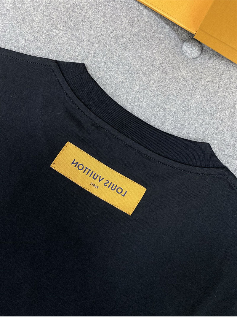 Louis Vuitton 루이비통 LV 엠보스드 반팔 티셔츠 레플리카 7번 이미지 - 의류 | 세미샵 레플리카 사이트