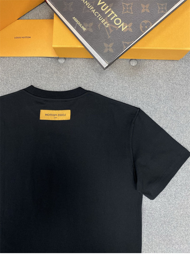 Louis Vuitton 루이비통 LV 엠보스드 반팔 티셔츠 레플리카 11번 이미지 - 의류 | 세미샵 레플리카 사이트