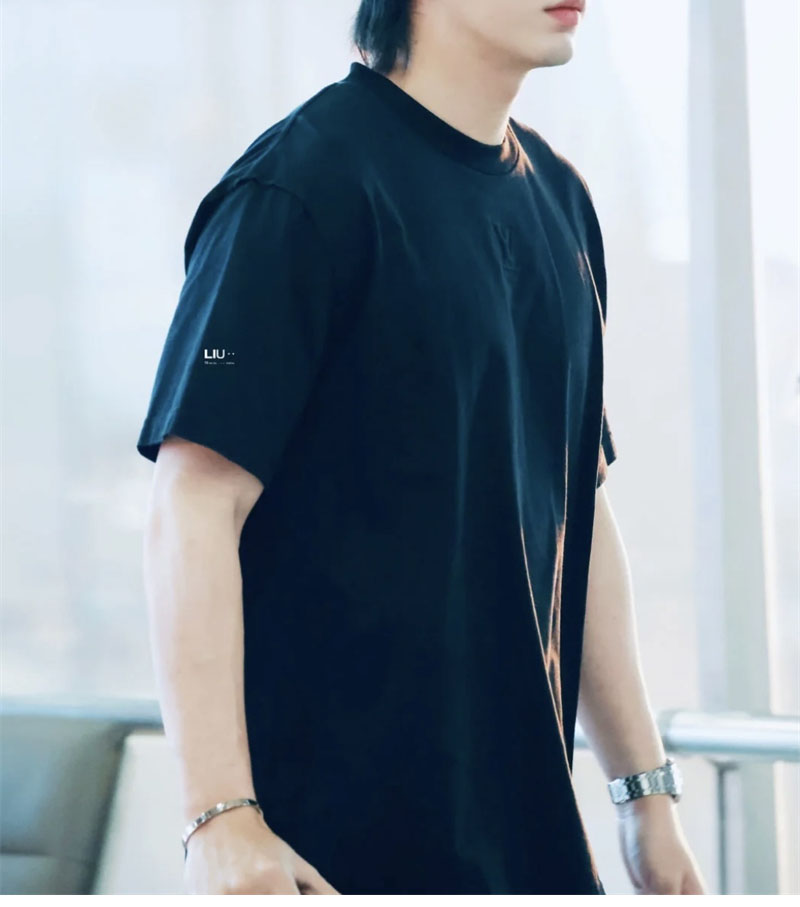 Louis Vuitton 루이비통 LV 엠보스드 반팔 티셔츠 레플리카 12번 이미지 - 의류 | 세미샵 레플리카 사이트