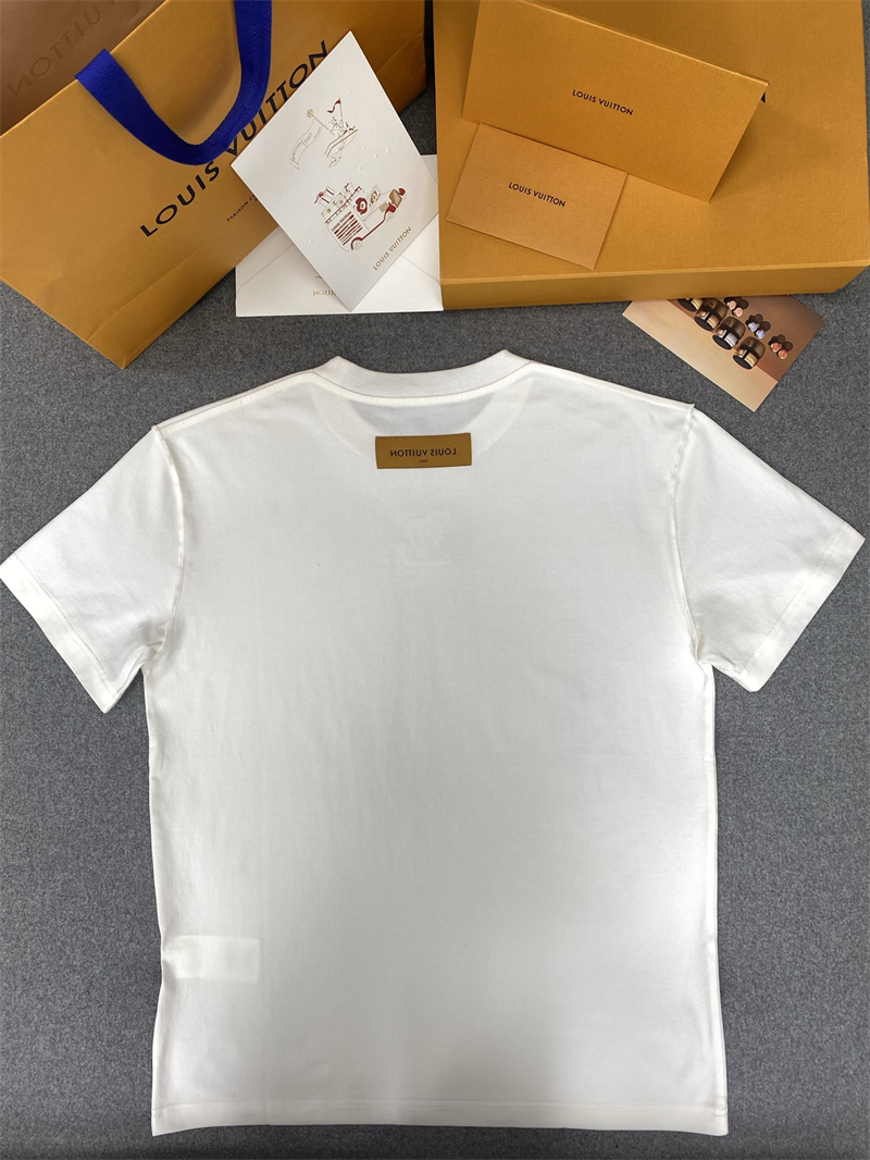 Louis Vuitton 루이비통 LV 엠보스드 반팔 티셔츠 레플리카 16번 이미지 - 의류 | 세미샵 레플리카 사이트