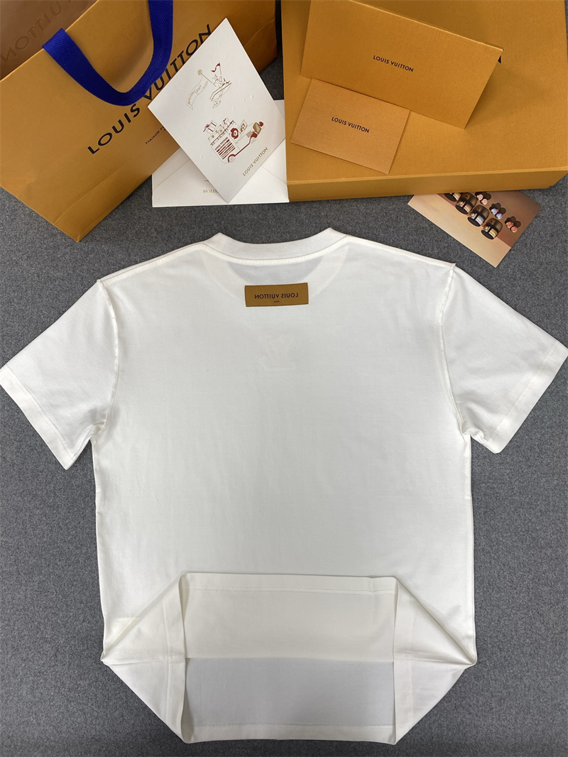 Louis Vuitton 루이비통 LV 엠보스드 반팔 티셔츠 레플리카 18번 이미지 - 의류 | 세미샵 레플리카 사이트