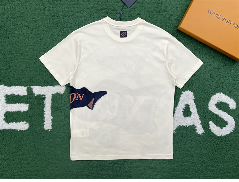 루이비통 루이비통 LV 클럽 플래그 모티프 인따르시아 그래픽 티셔츠 레플리카 5번 이미지 - 의류 | 세미샵 레플리카 사이트