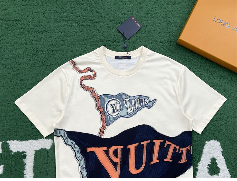 루이비통 루이비통 LV 클럽 플래그 모티프 인따르시아 그래픽 티셔츠 레플리카 9번 이미지 - 의류 | 세미샵 레플리카 사이트