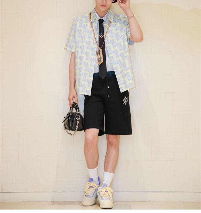 Louis Vuitton 루이비통 MLVD 시그니처 코튼 저지 컬리지 쇼츠 레플리카 3번 이미지 - 의류 | 세미샵 레플리카 사이트