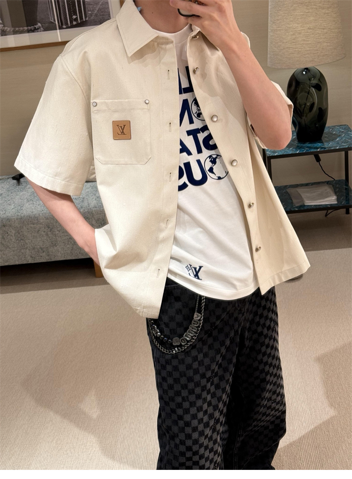 Louis Vuitton 루이비통 VVN 라벨 실크 블렌드 쇼트 슬리브드 셔츠 레플리카 4번 이미지 - 의류 | 세미샵 레플리카 사이트