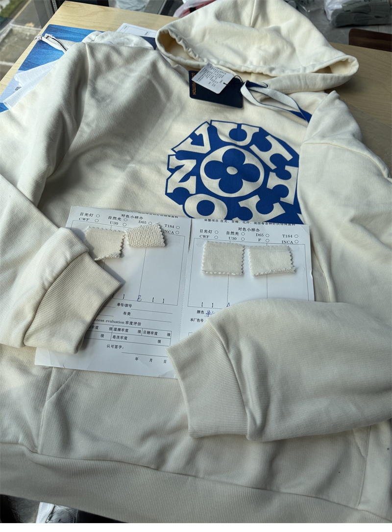 루이비통 루이비통 x 니고 프린티드 시그니처 후디 레플리카 22번 이미지 - 의류 | 세미샵 레플리카 사이트