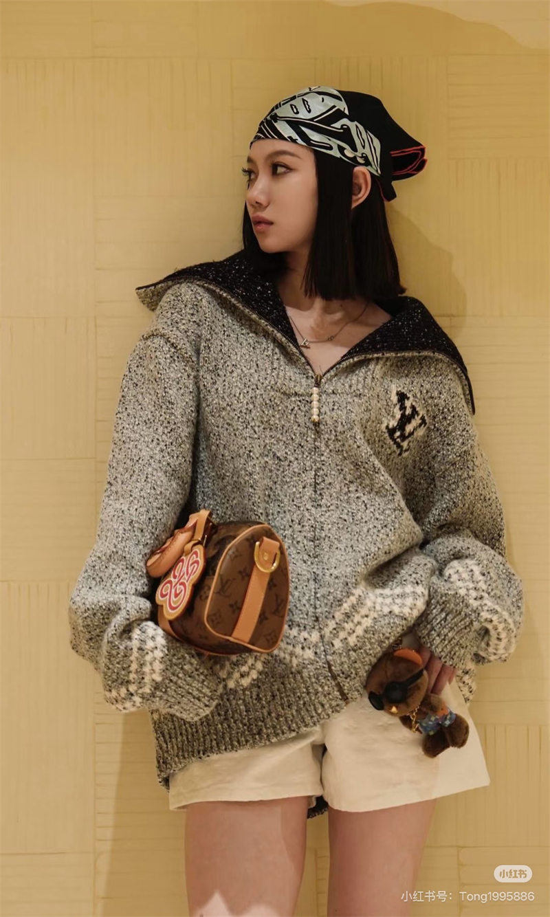 Louis Vuitton 루이비통 x 니고 LV 자수 지퍼 니티드 블루종 자켓 레플리카 2번 이미지 - 의류 | 세미샵 레플리카 사이트