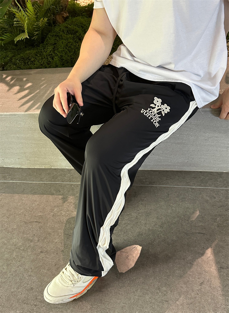 Louis Vuitton 루이비통 x 타일러 엠브로이더드 테크니컬 트랙팬츠 레플리카 2번 이미지 - 의류 | 세미샵 레플리카 사이트
