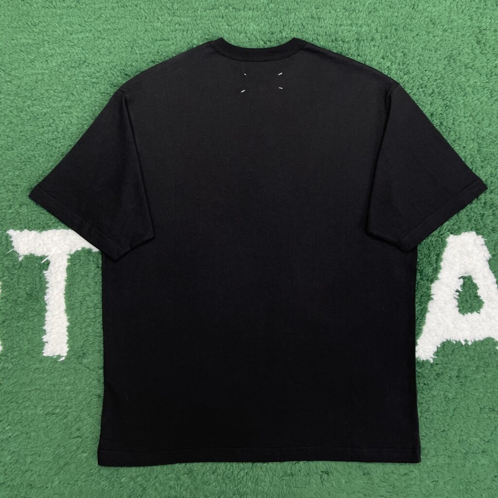 Maison Margiela 마르지엘라 24SS 뉴메릭 로고 반팔 티셔츠 블랙 레플리카 4번 이미지 - 의류 | 세미샵 레플리카 사이트