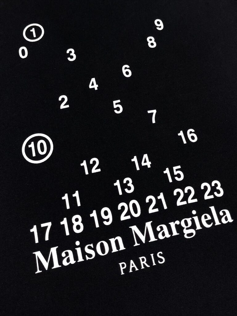 Maison Margiela 마르지엘라 24SS 뉴메릭 로고 반팔 티셔츠 블랙 레플리카 8번 이미지 - 의류 | 세미샵 레플리카 사이트