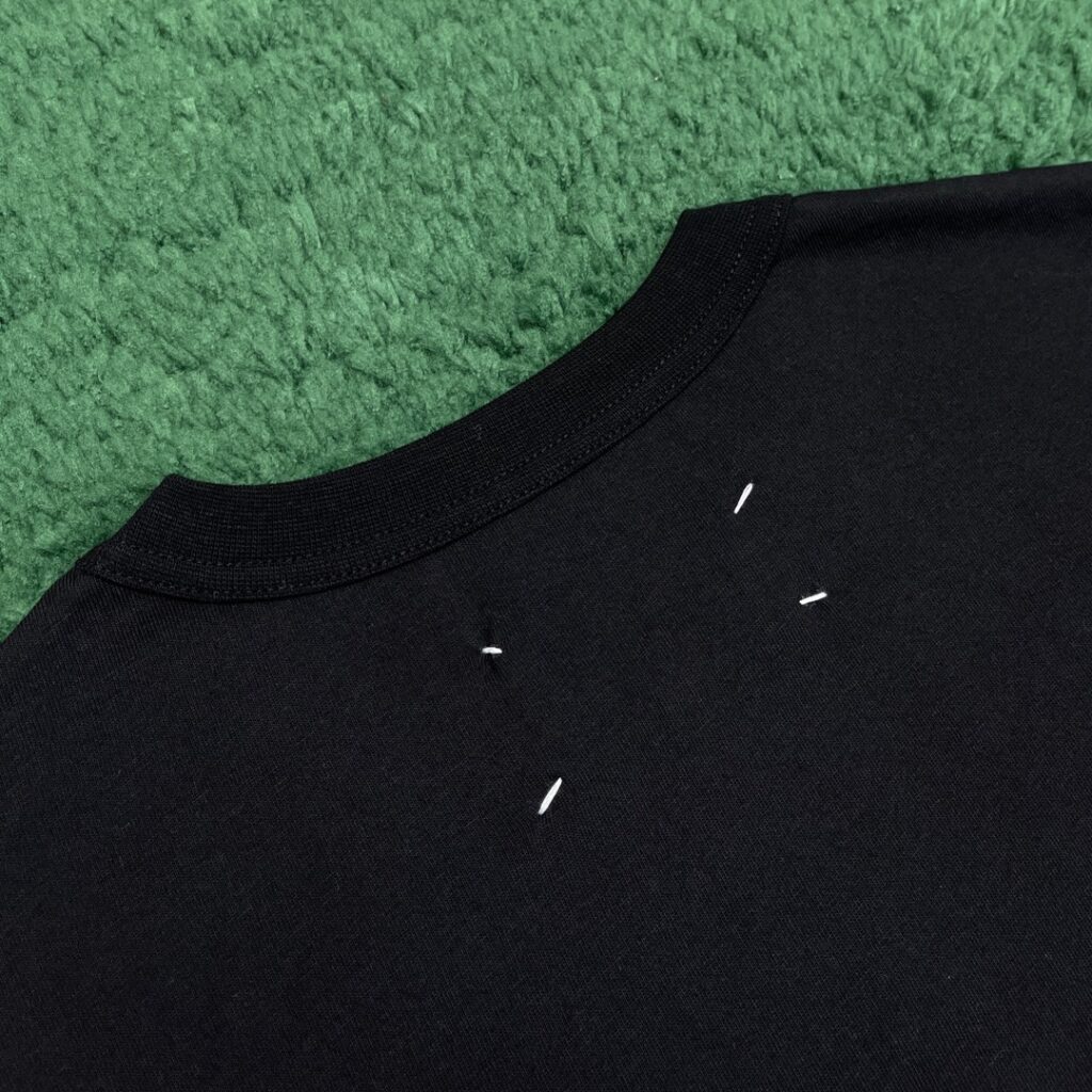 Maison Margiela 마르지엘라 24SS 뉴메릭 로고 반팔 티셔츠 블랙 레플리카 10번 이미지 - 의류 | 세미샵 레플리카 사이트