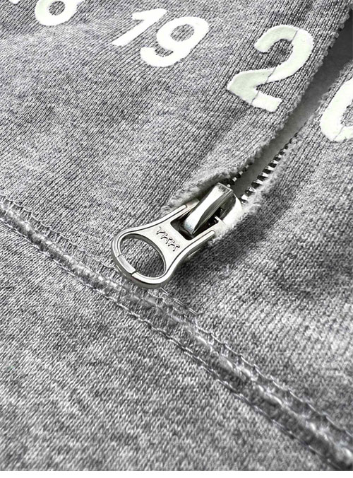 Maison Margiela 메종마르지엘라 MM6 넘버드 로고 프린트 반집업 후디 레플리카 17번 이미지 - 의류 | 세미샵 레플리카 사이트