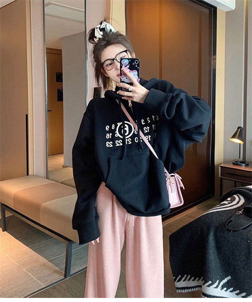 Maison Margiela 메종마르지엘라 MM6 넘버드 로고 프린트 반집업 후디 레플리카 22번 이미지 - 의류 | 세미샵 레플리카 사이트