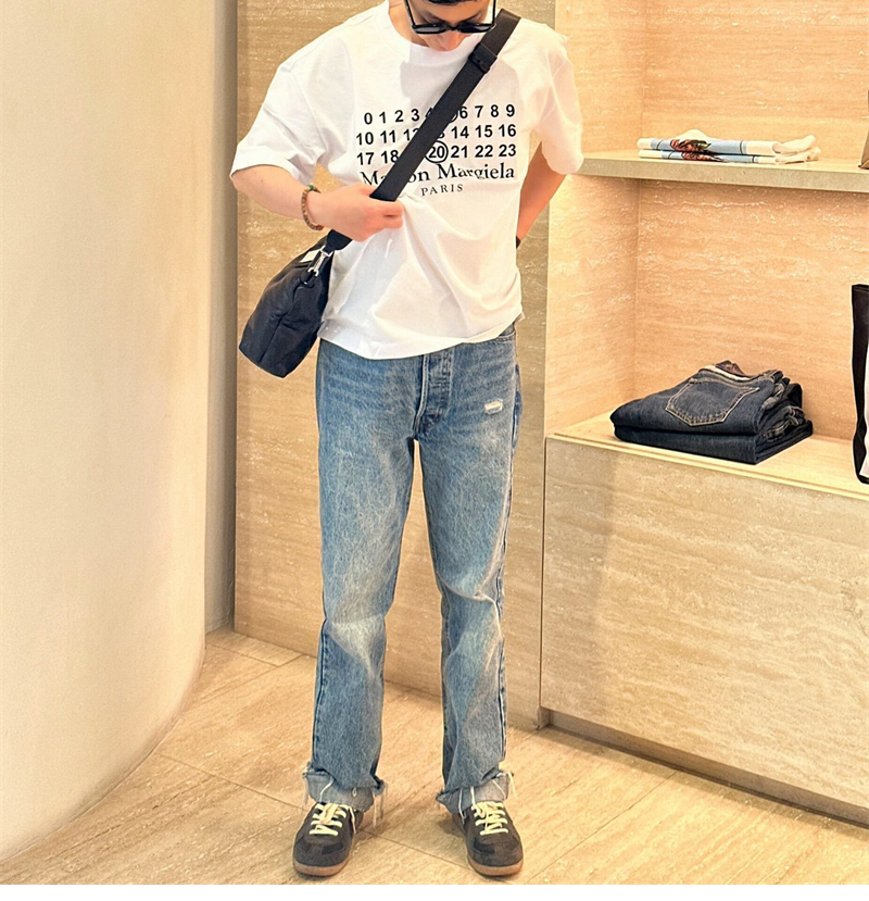 Maison Margiela 메종마르지엘라 MM6 시그니처 520 넘버 반팔 티셔츠 레플리카 3번 이미지 - 의류 | 세미샵 레플리카 사이트