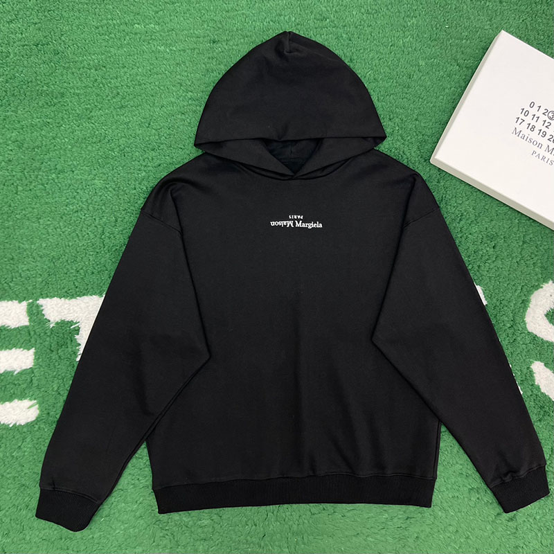 Maison Margiela 메종마르지엘라 MM6 업사이드 다운 자수 로고 후디 2컬러 레플리카 1번 이미지 - 의류 | 세미샵 레플리카 사이트