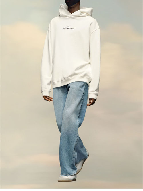 Maison Margiela 메종마르지엘라 MM6 업사이드 다운 자수 로고 후디 2컬러 레플리카 3번 이미지 - 의류 | 세미샵 레플리카 사이트