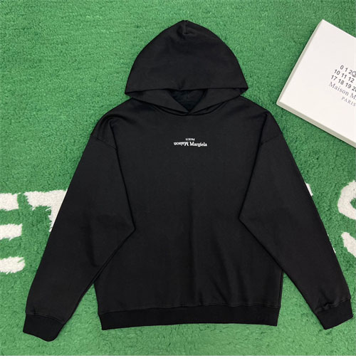 Maison Margiela 메종마르지엘라 MM6 업사이드 다운 자수 로고 후디 2컬러 레플리카 4번 이미지 - 의류 | 세미샵 레플리카 사이트